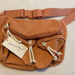 NWT peach/orange Universal Threads adjustable waist pack